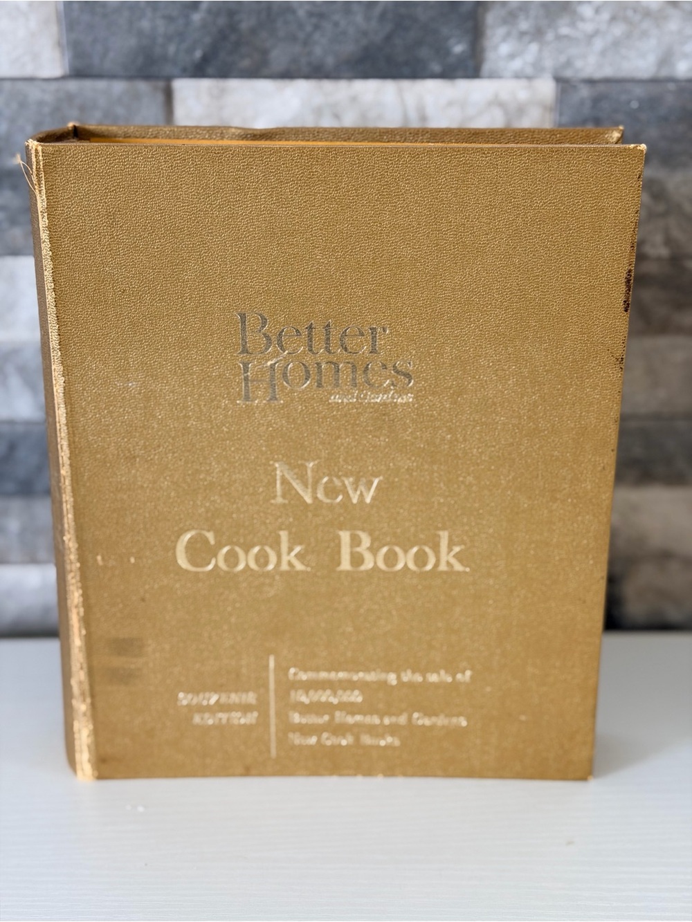 Vintage Better Homes & Gardens Cookbook Gold Cover 1965 Souvenir Edition Binder